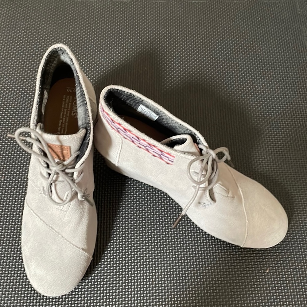 TOMS wedged booties